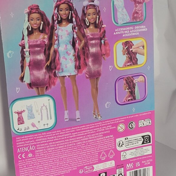 Barbie Fun and Fancy Doll & Accessoriers Set, Extra Outfits & Accessories - Picture 4 of 16